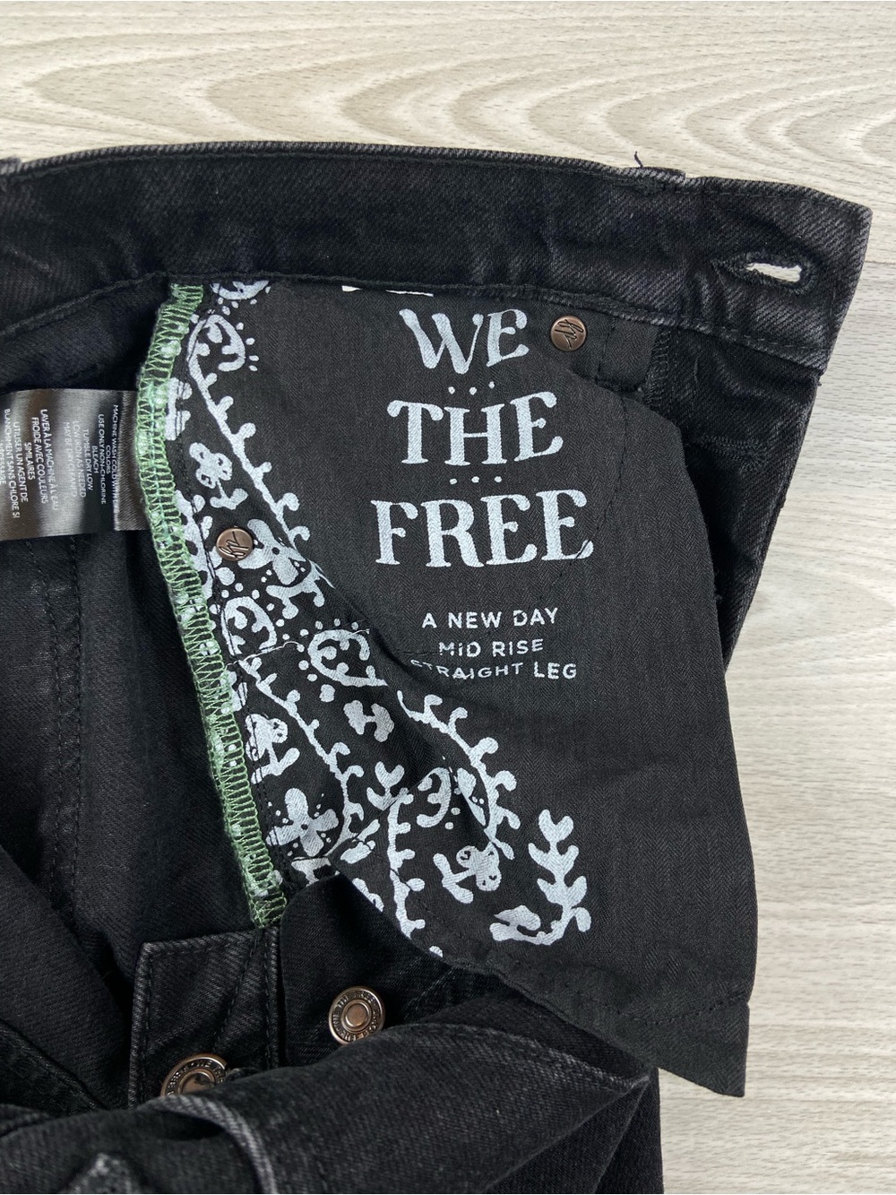 We The Free A New Day Straight Leg Pleated Jeans Size 24 - Picture 10 of 10